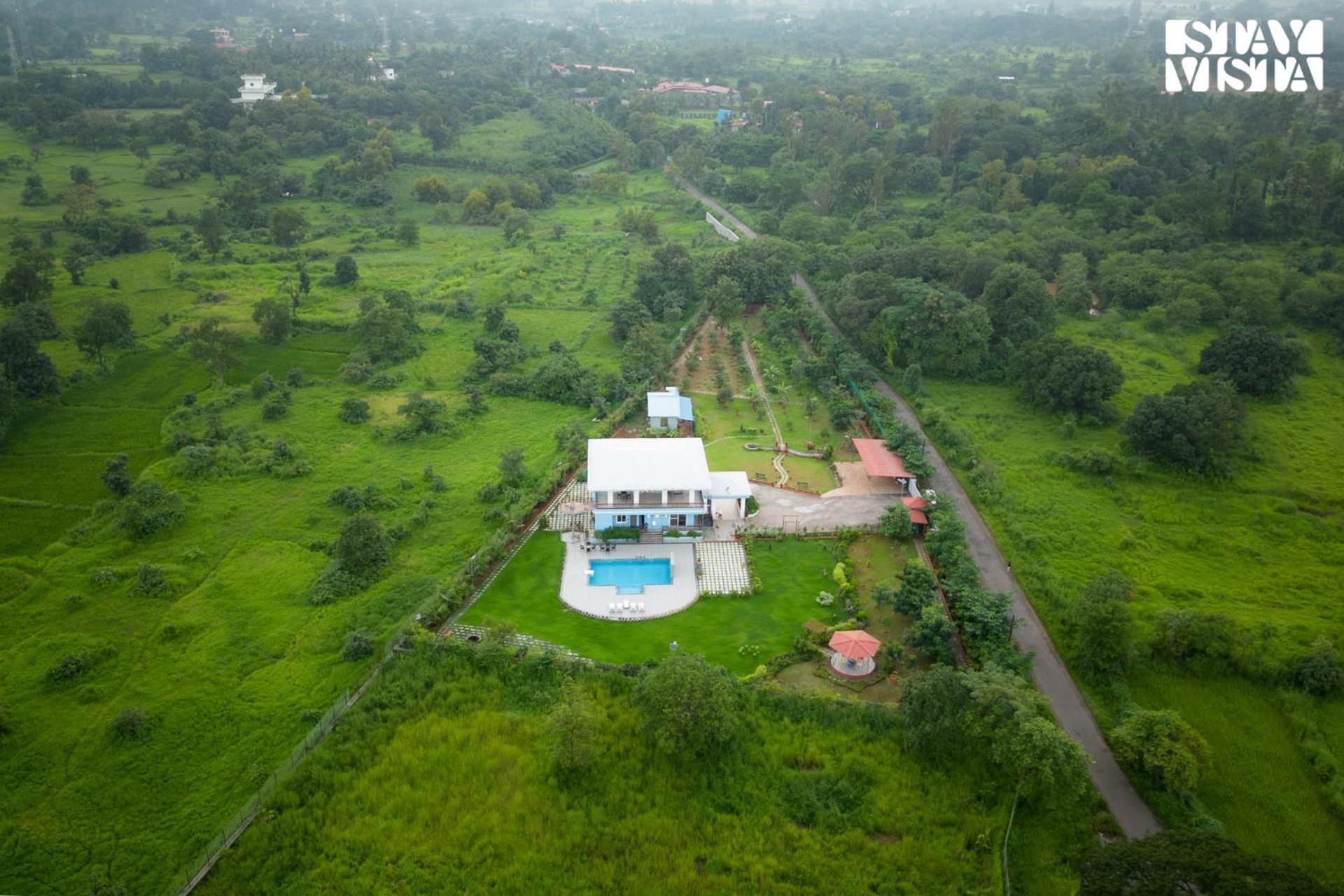 Stayvista'S Hillside Meadows - Mountainside Retreat With Farm View, Pool & Deck, Lawn & Gazebo Chinchavli Exterior photo