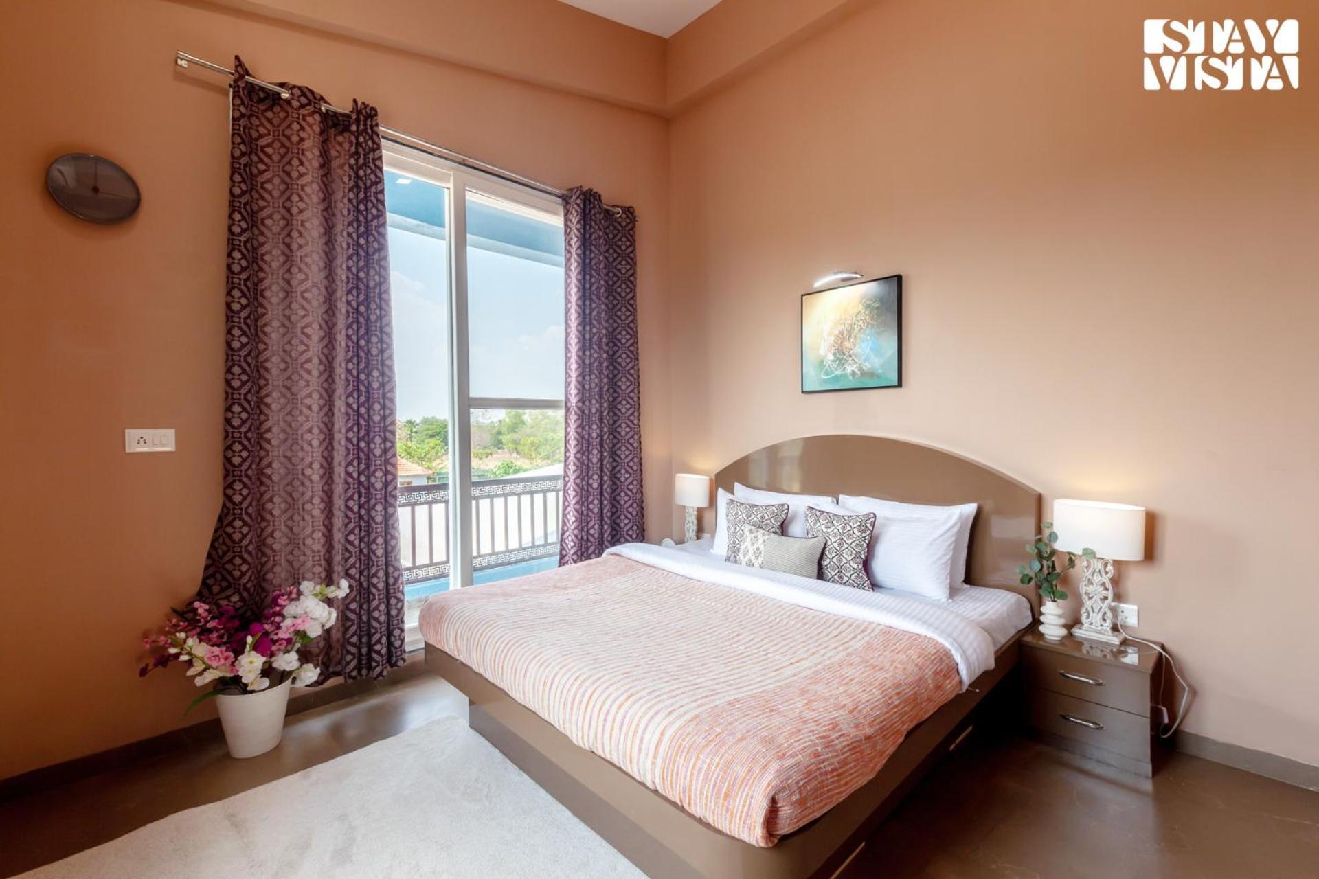 Stayvista'S Hillside Meadows - Mountainside Retreat With Farm View, Pool & Deck, Lawn & Gazebo Chinchavli Exterior photo